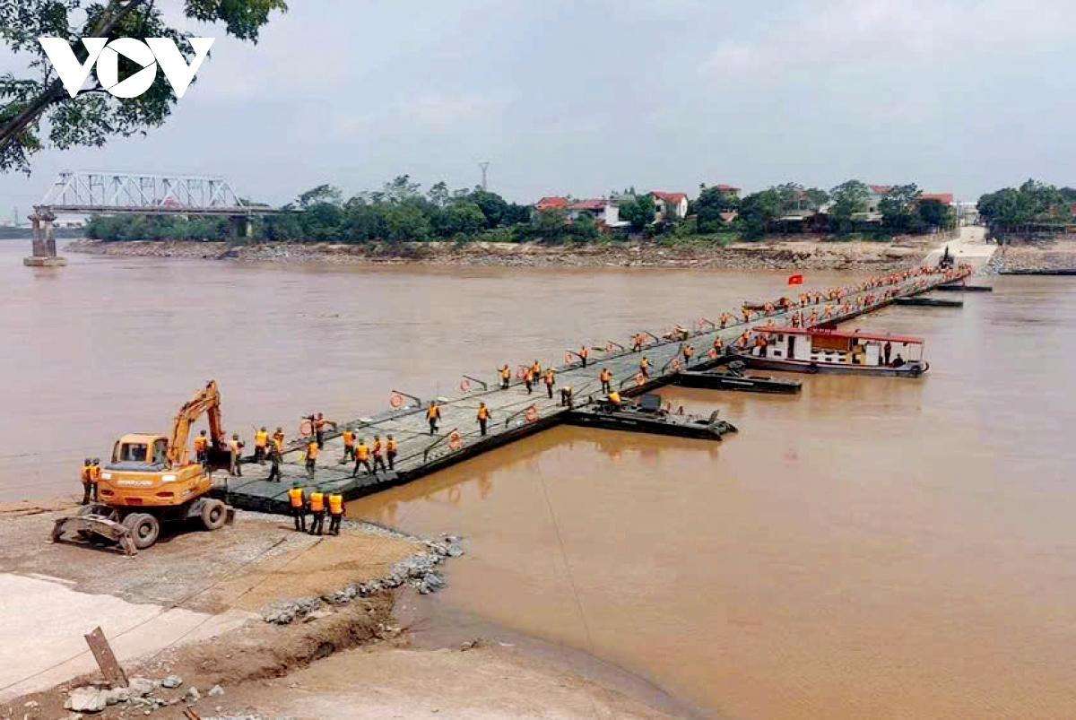 Pontoon bridge takes shape to replace collapsed bridge due to typhoon Yagi